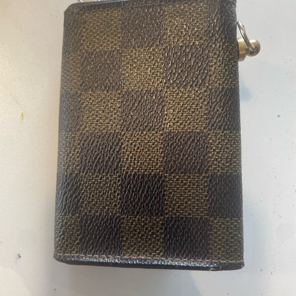 Authentic  lv key holder - Picture 3 of 5
